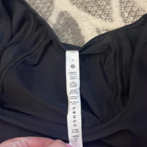 Square Neck Mesh and Nulu Yoga T-Shirt - Picture 3 of 5